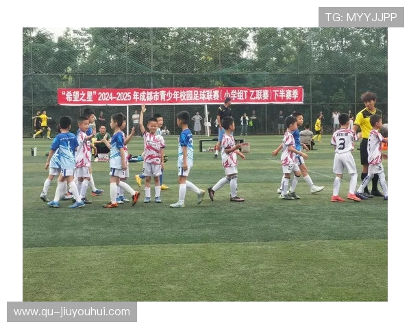 夕阳足球俱乐部：致力于培养青少年足球梦想与社区体育精神的典范