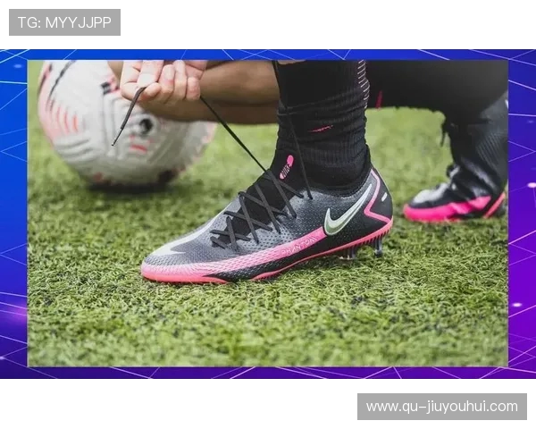 男足球鞋舒适性评测：如何选择合适的鞋款提升比赛表现与舒适度